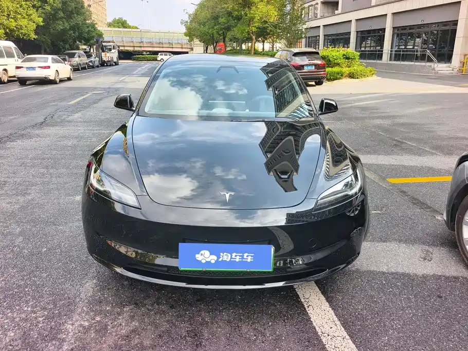 Tesla Model 3 — миниатюра 2