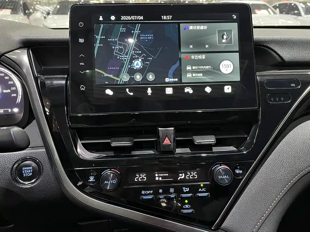 Toyota Camry — миниатюра 11