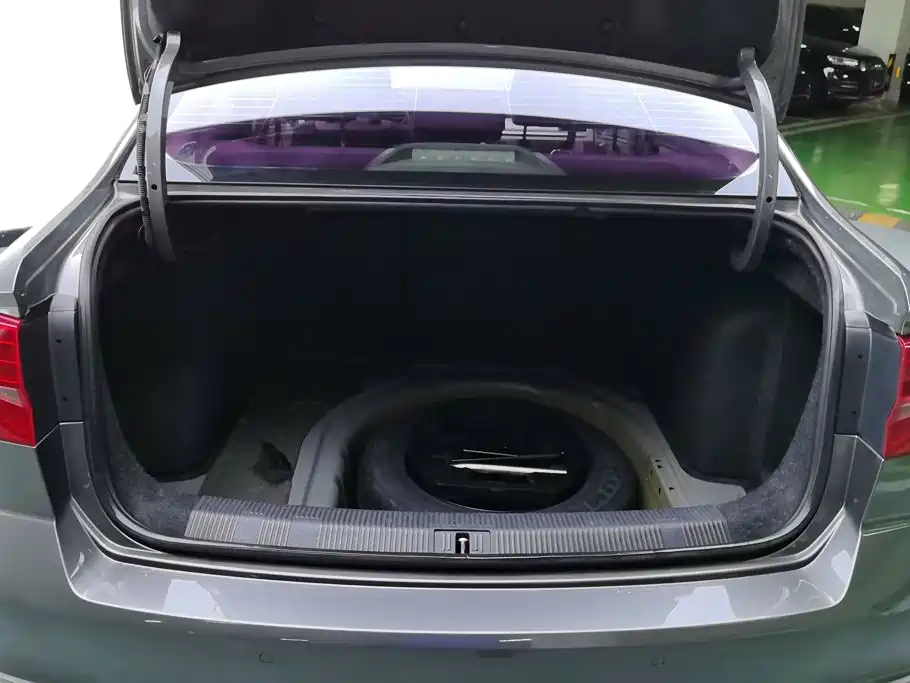 Volkswagen Bora 2016 1.6L AT Comfort