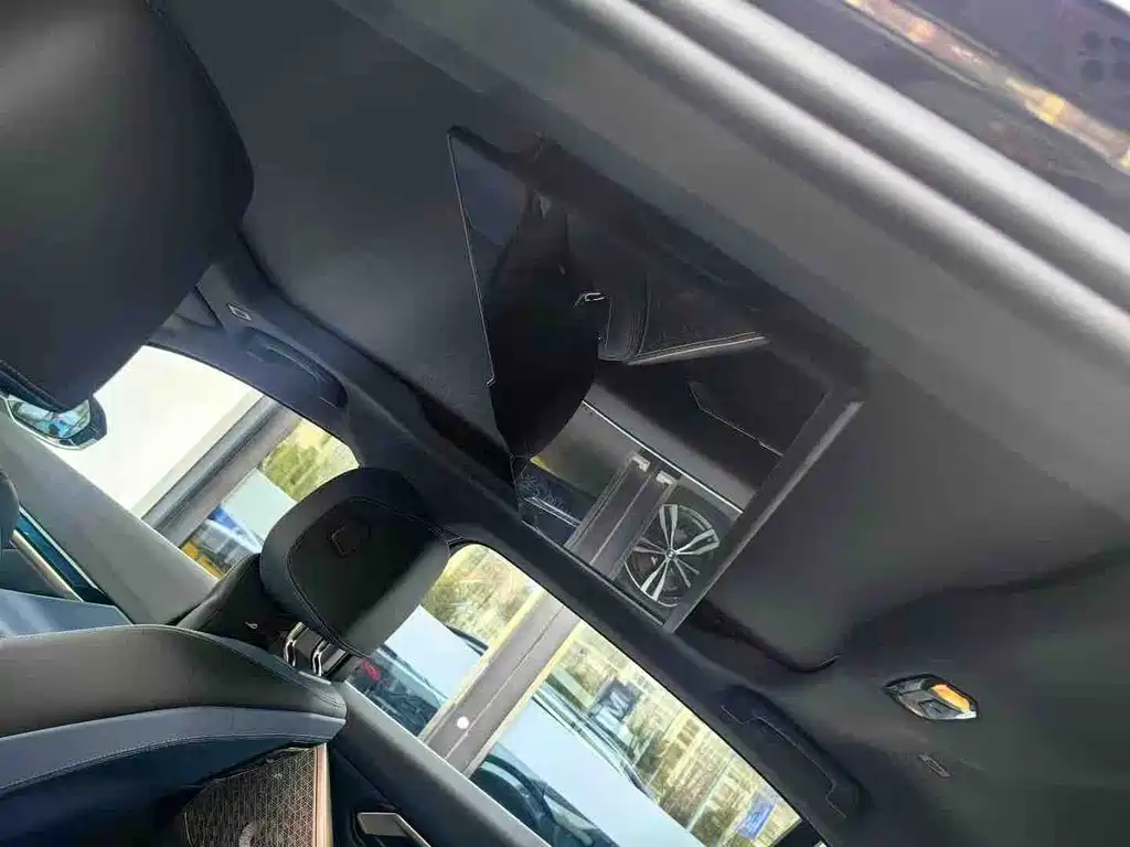 BMW 5 Series - фото 3