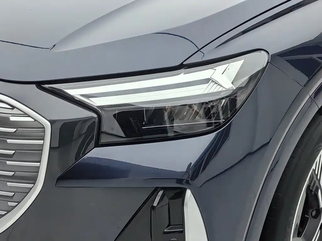 Audi Q4 e-tron — миниатюра 6