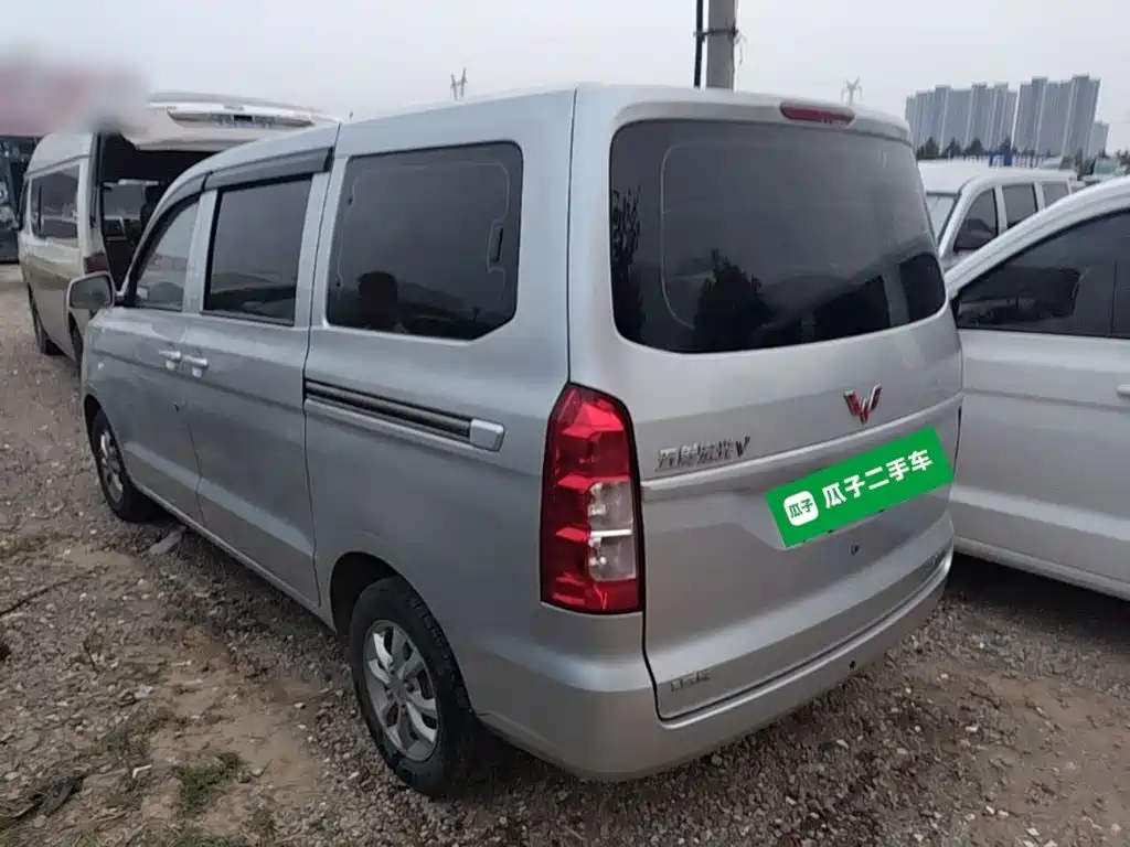 Wuling Hongguang V — миниатюра 5