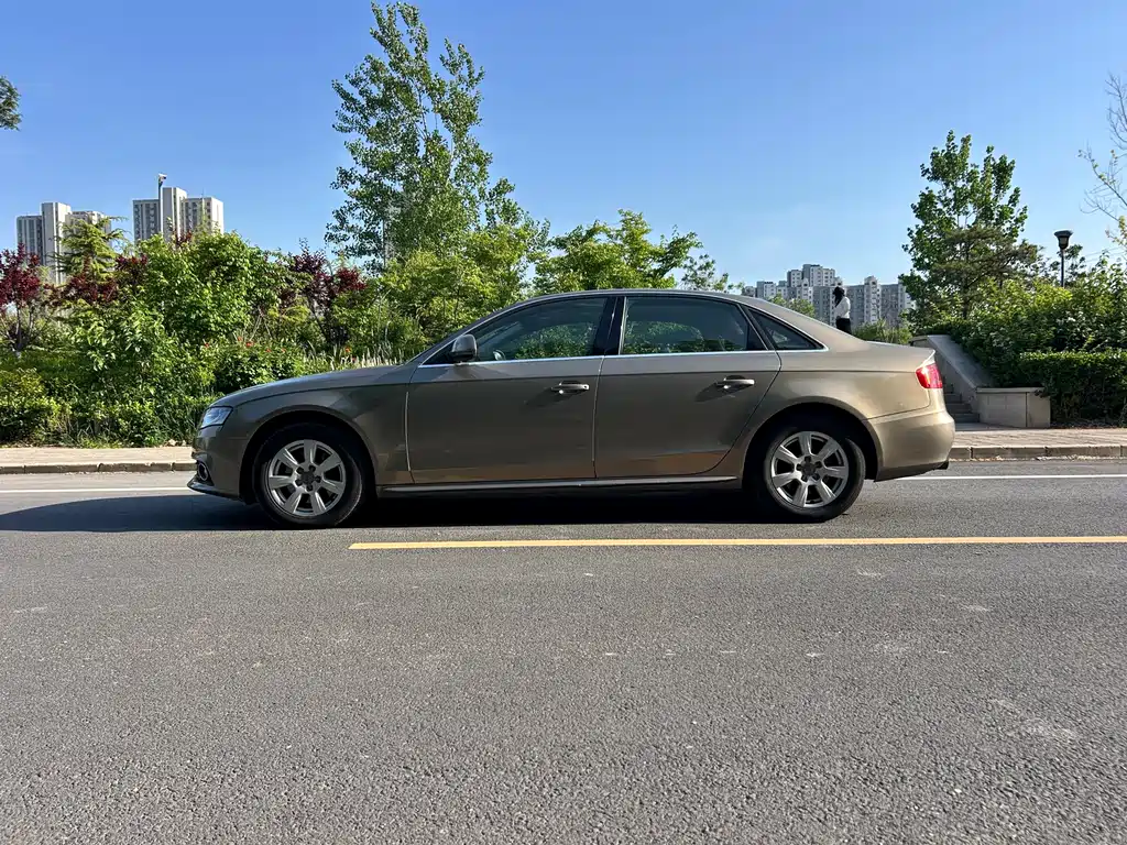 Audi A4L 2011 2.0 TFSI