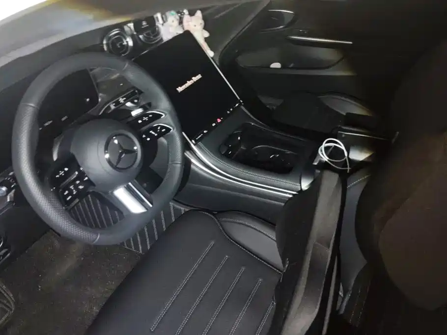 Mercedes-Benz C-Class — миниатюра 12