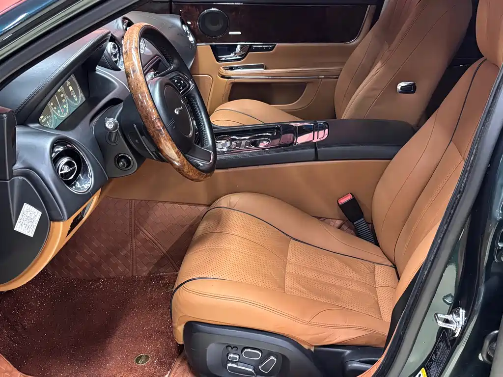 Jaguar XJ — миниатюра 4