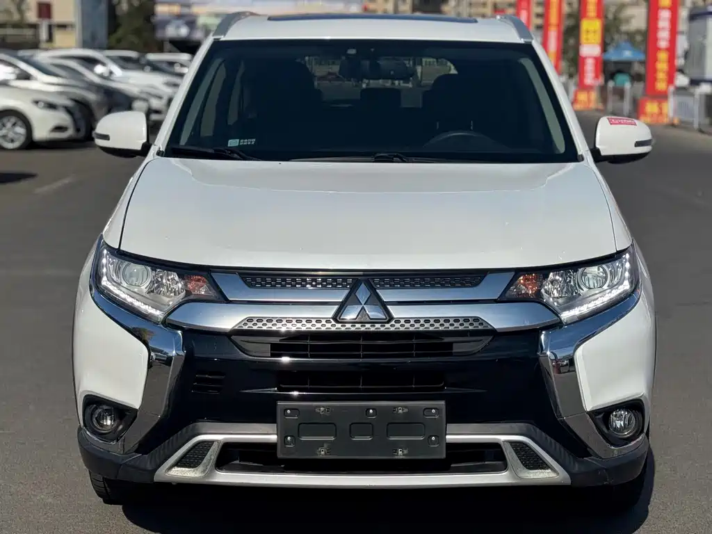 Mitsubishi Outlander — миниатюра 2