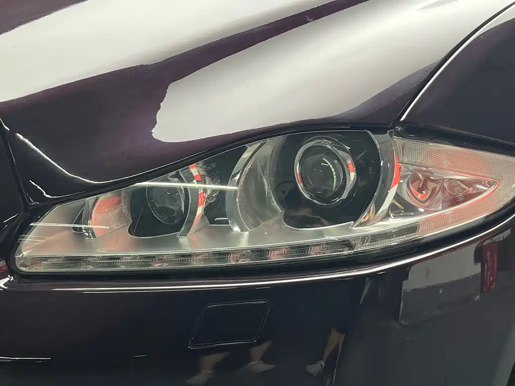 Jaguar XJ — миниатюра 6