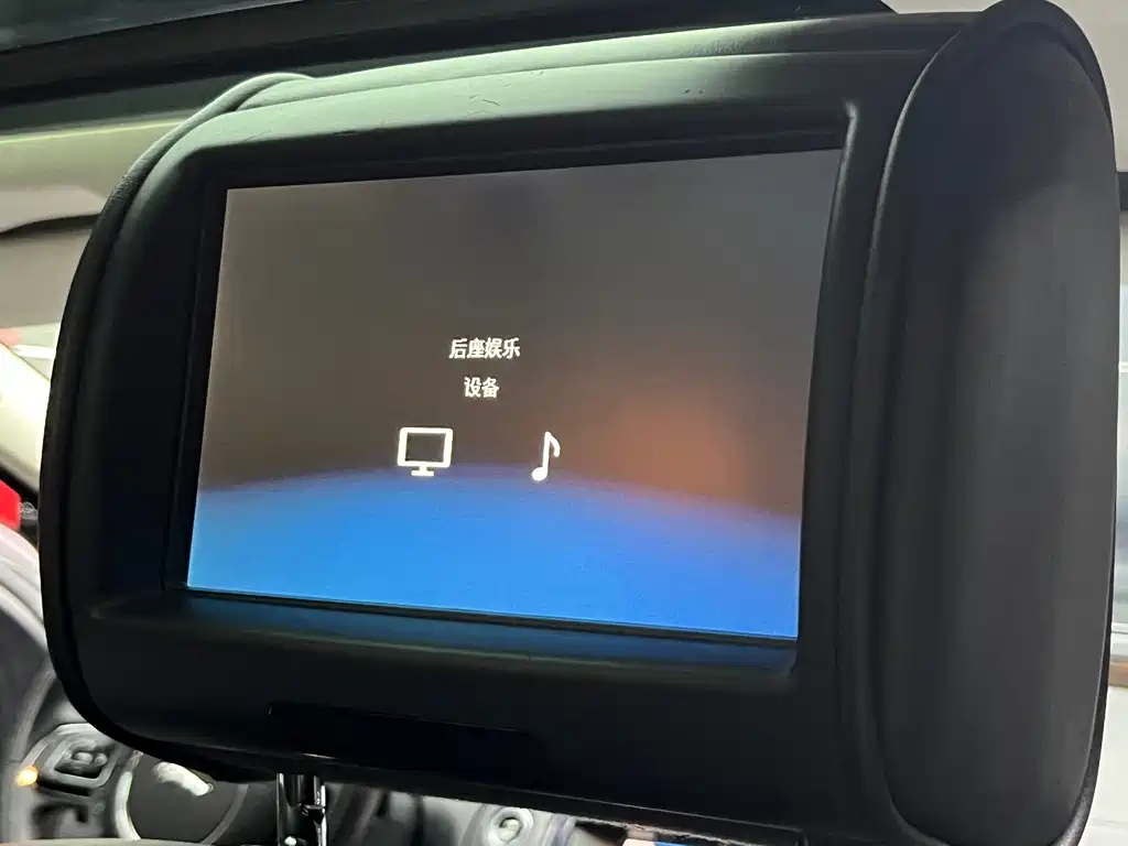 Jaguar XJ — миниатюра 23