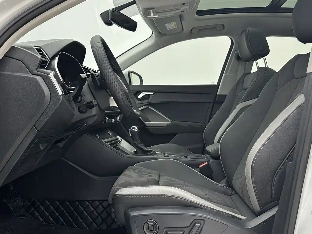Audi Q3 2023 35 TFSI Fashion (1.4T)