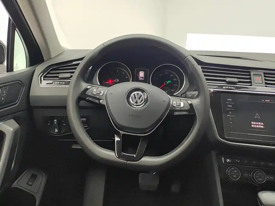 Volkswagen Tiguan L — миниатюра 15