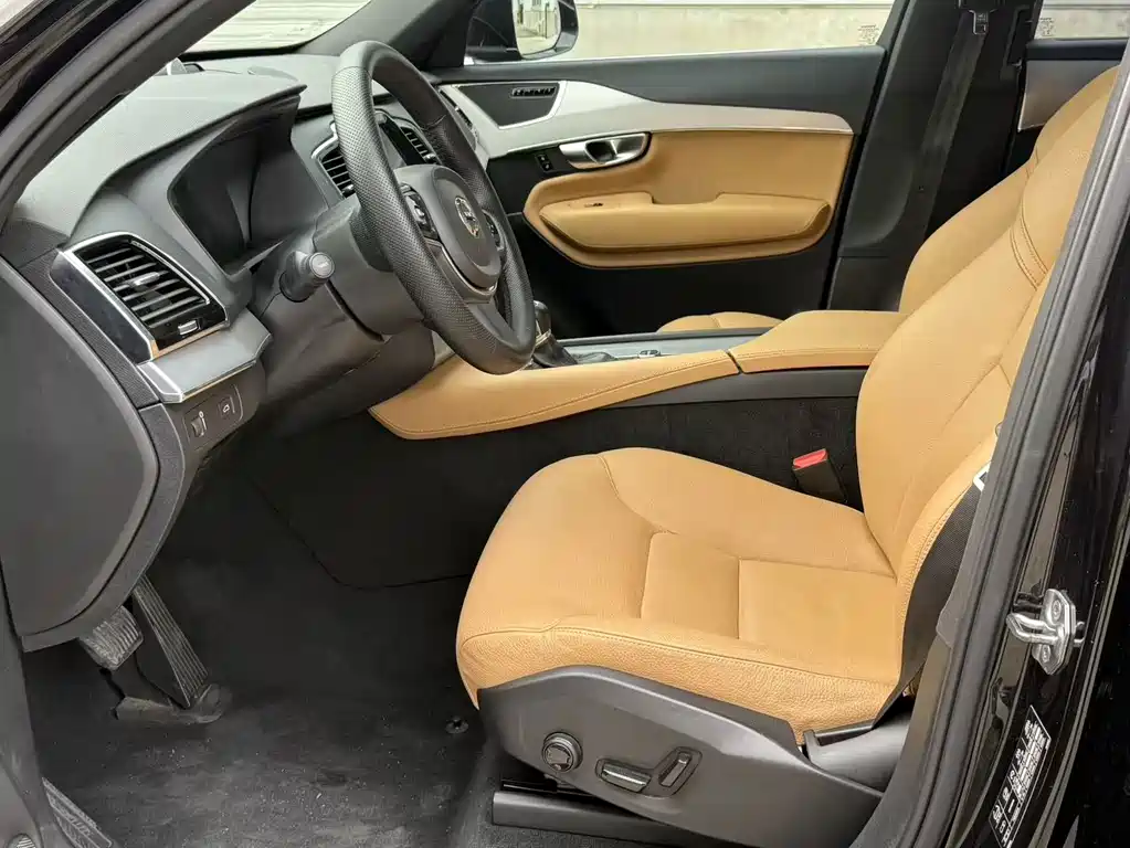Volvo XC90 — миниатюра 4