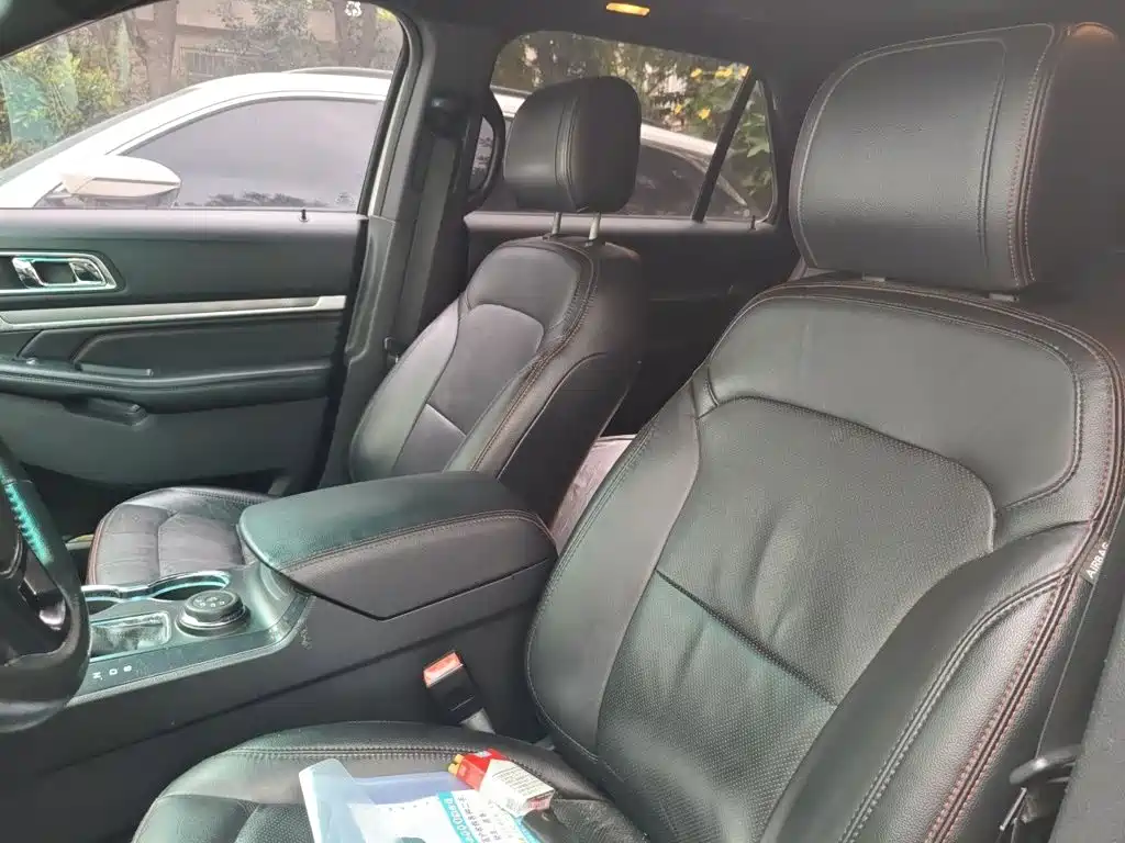 Ford Explorer (Import) — миниатюра 12