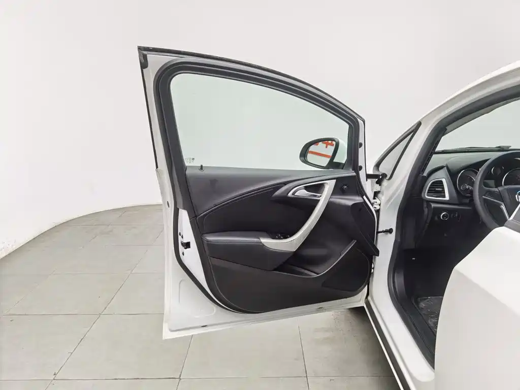 Buick Excelle 2013 XT 1.6L AT Fashion