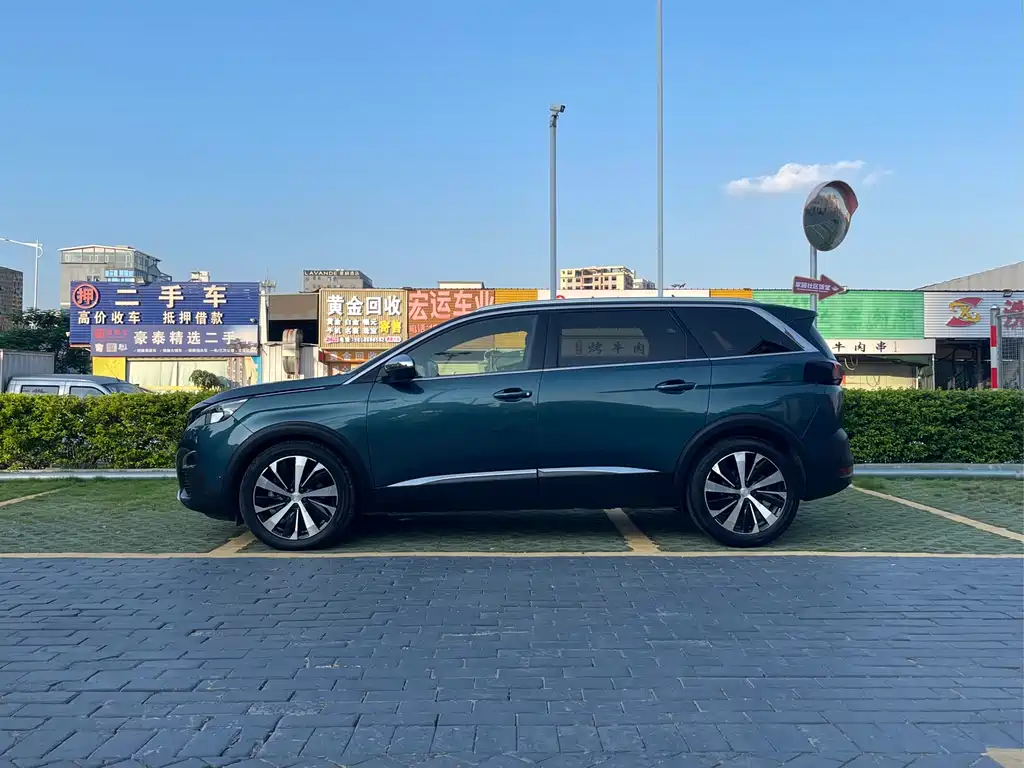 Peugeot 5008 2017 380THP 7 мест Luxury GT