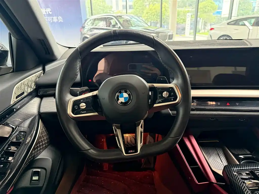 BMW 5 Series — миниатюра 10