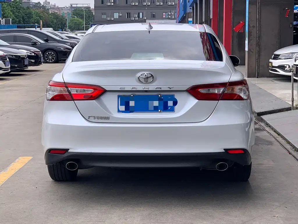 TOYOTA CAMRY