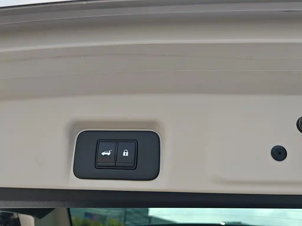 Nissan Ariya — миниатюра 8