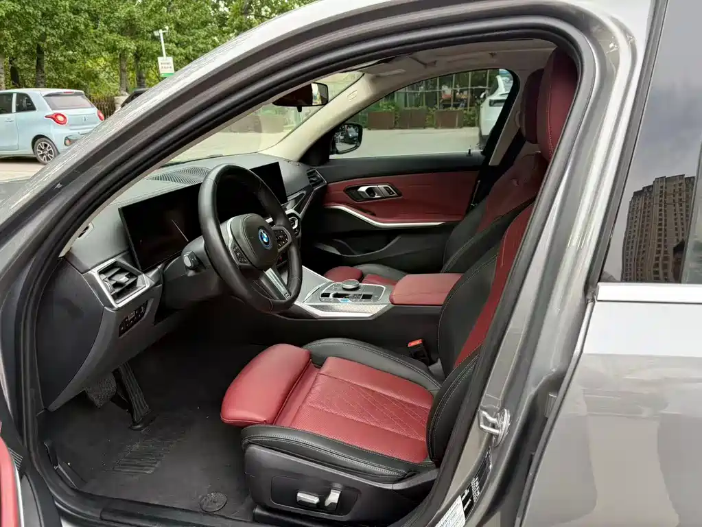 BMW i3 2022 eDrive 35 L