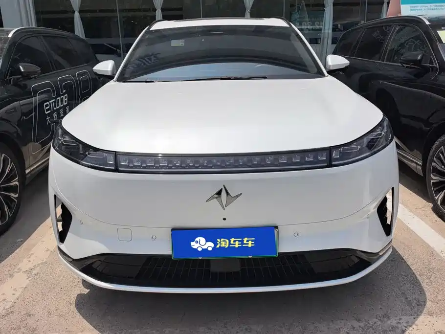 Dongfeng eπ008 2025 210Ultra Smart Drive 5 мест