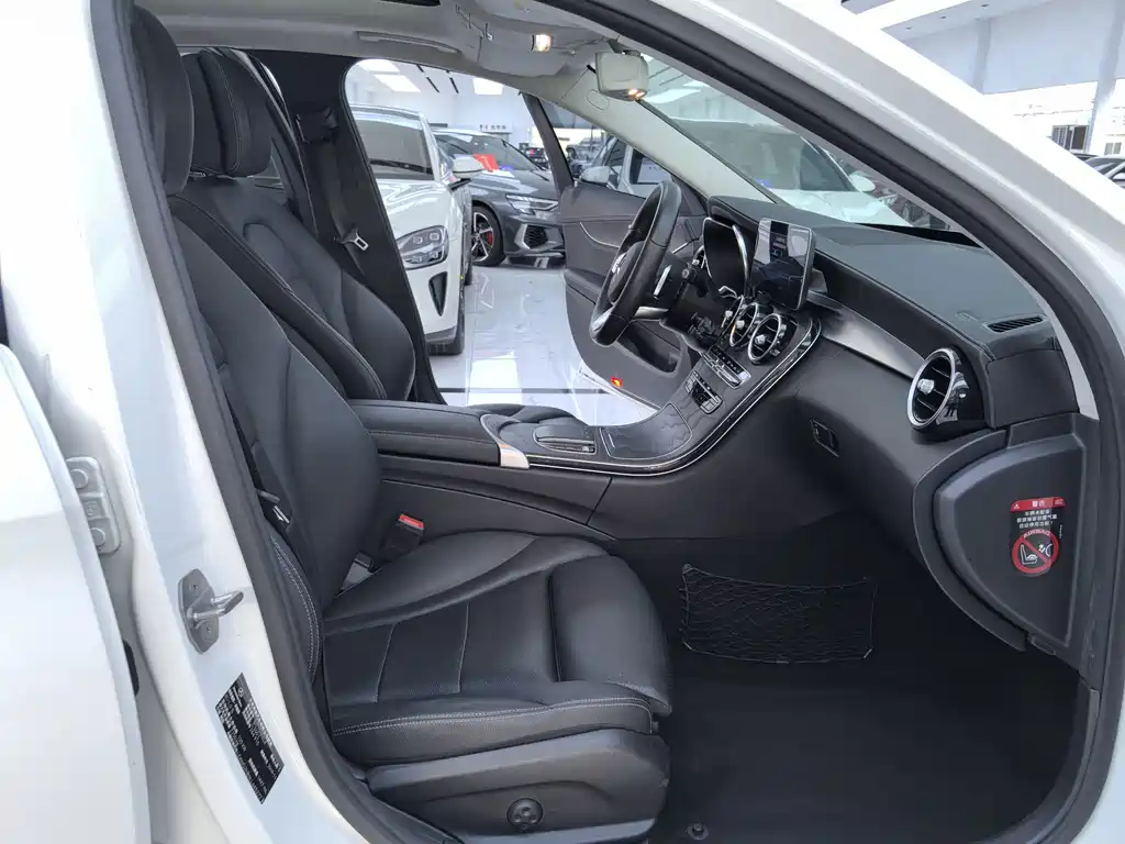 Mercedes-Benz C-Class — миниатюра 12