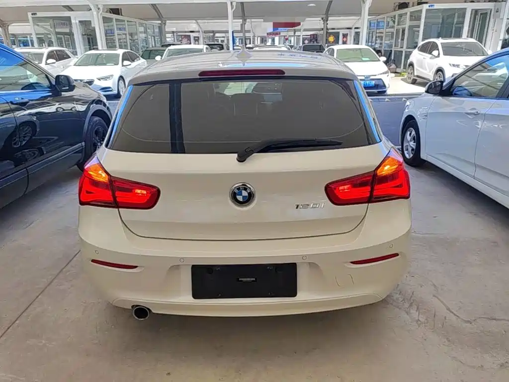 BMW 1 Series (Import) — миниатюра 6