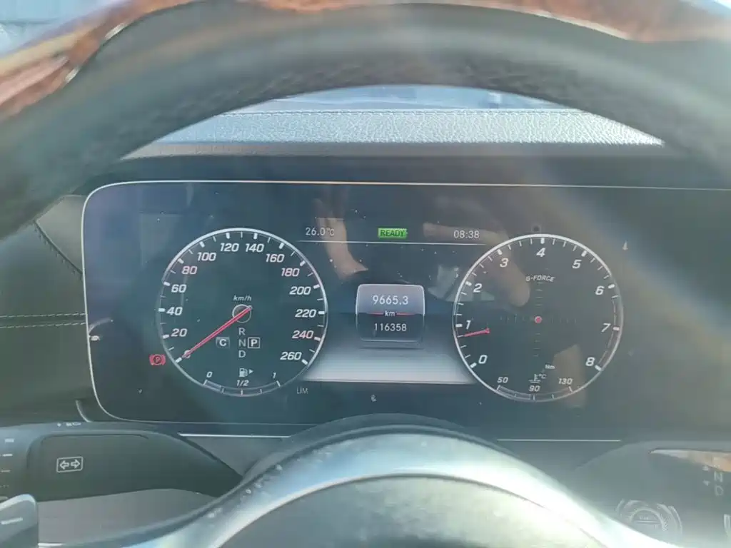 Mercedes-Benz E-Class — миниатюра 12