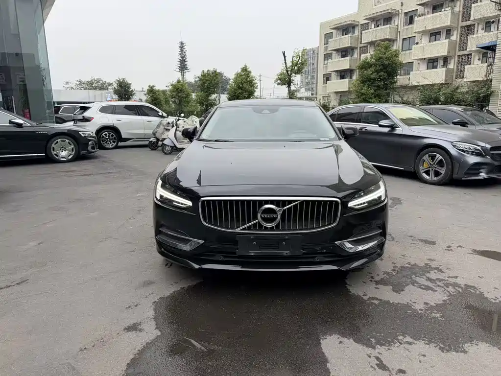 Volvo S90 — миниатюра 2