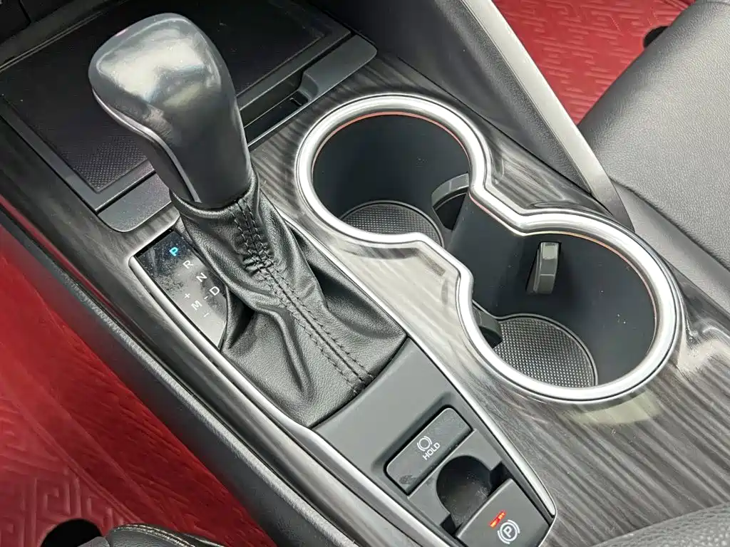 Toyota Camry — миниатюра 16