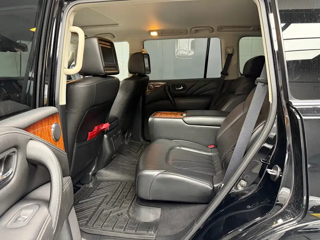 Infiniti QX80 2016 5.6L 4WD