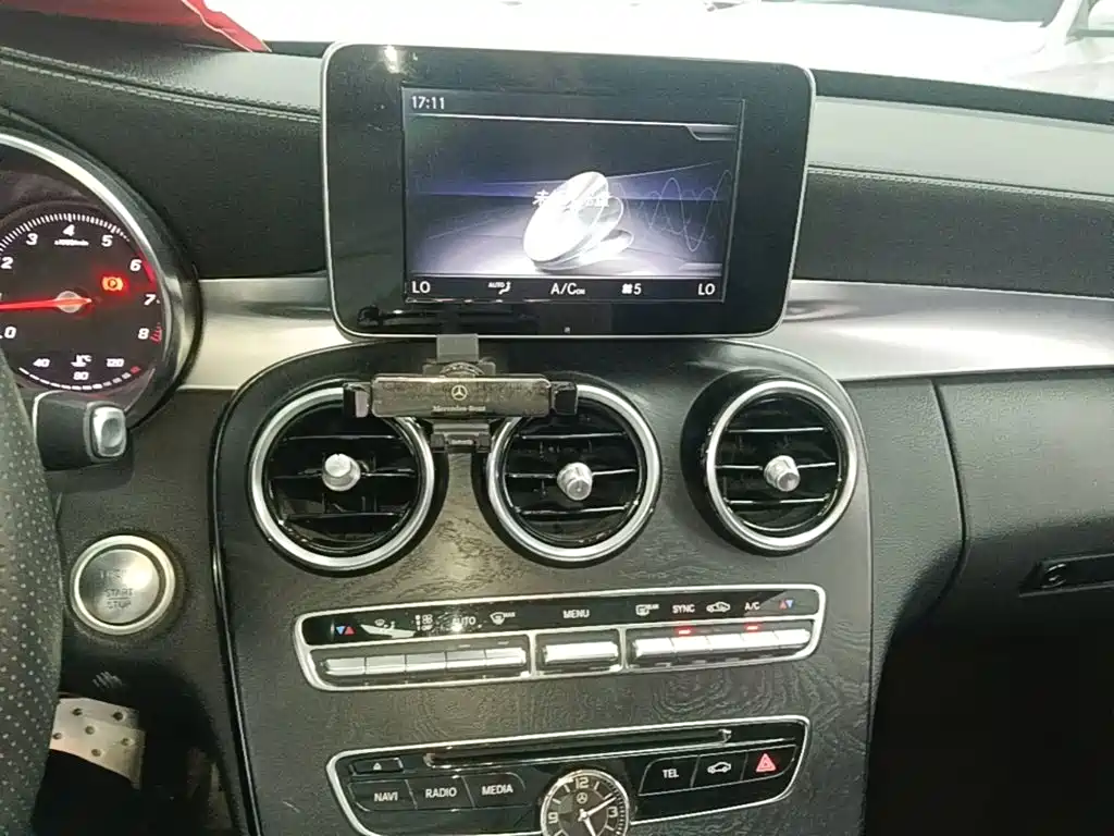 Mercedes-Benz C-Class — миниатюра 13