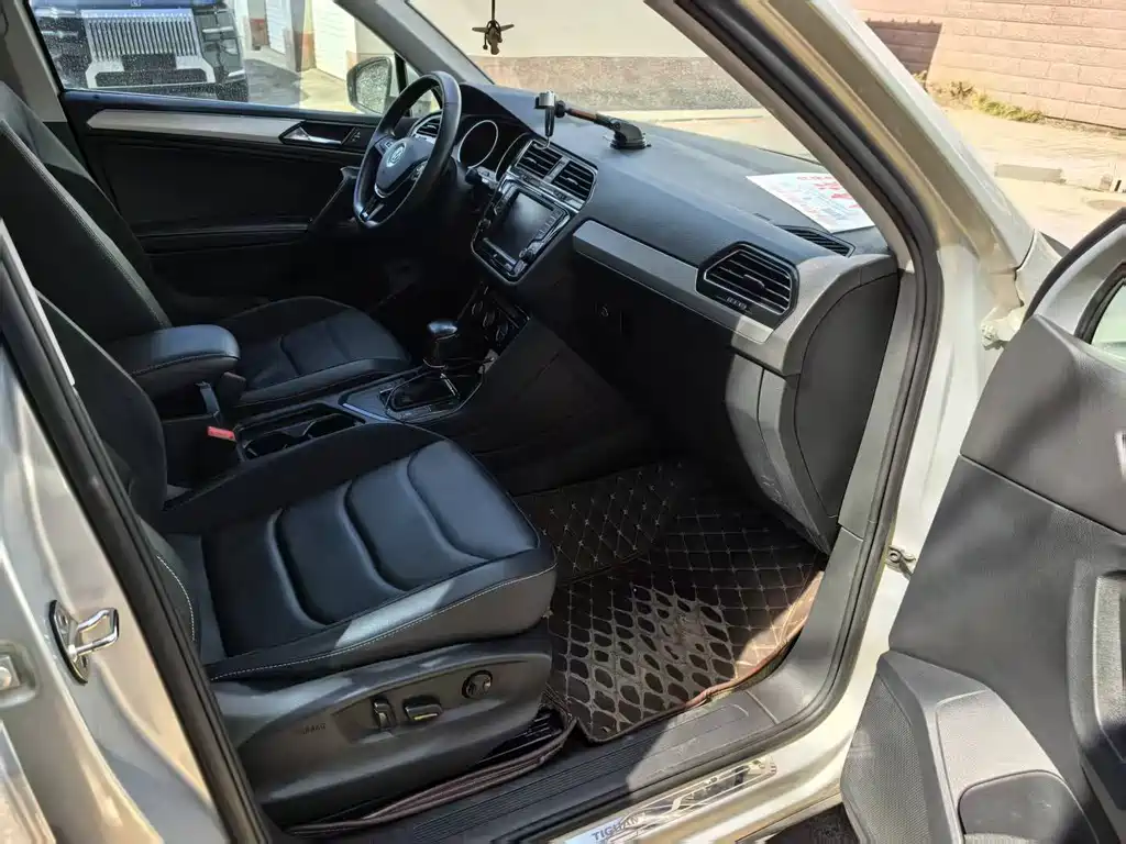 Volkswagen Tiguan L — миниатюра 9