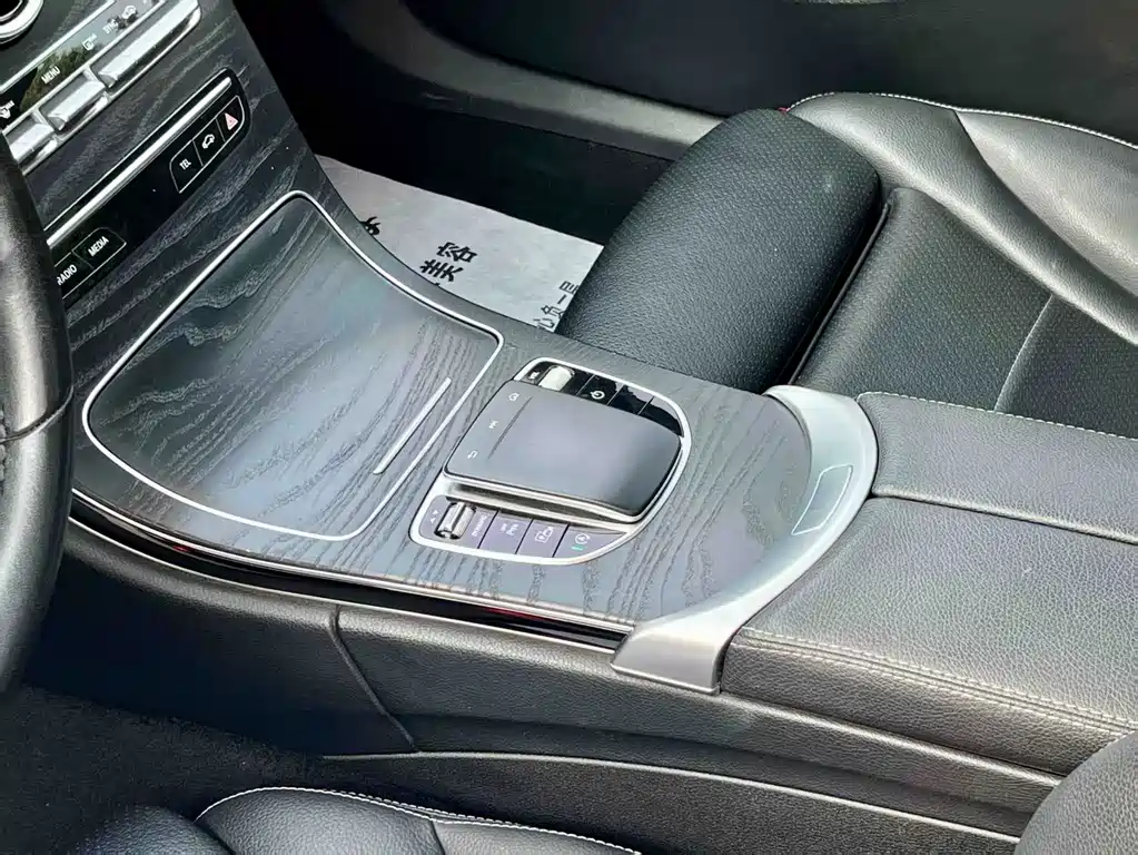 Mercedes-Benz C-Class — миниатюра 8