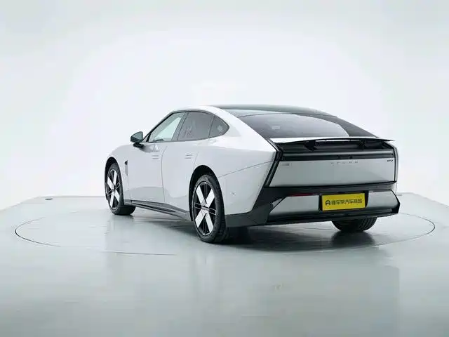 XPeng P7 — миниатюра 6