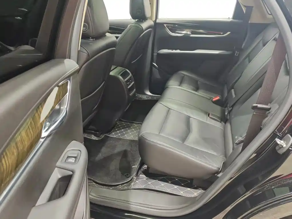 Cadillac XT5 — миниатюра 11
