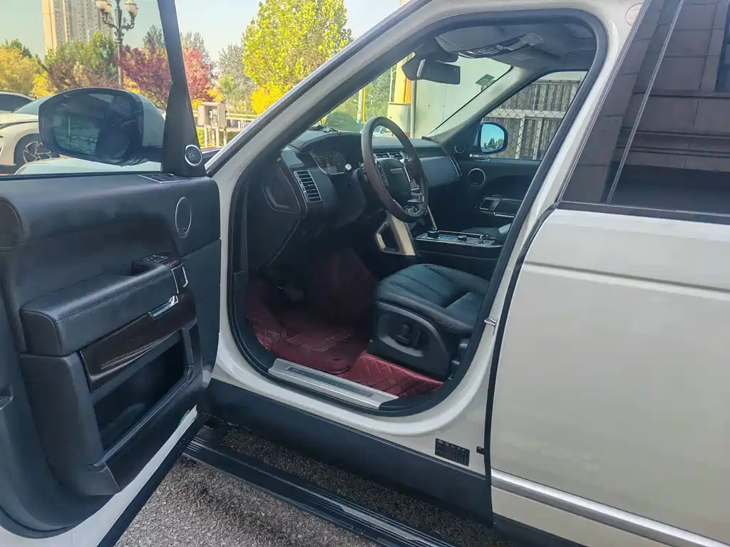Land Rover Range Rover — миниатюра 10
