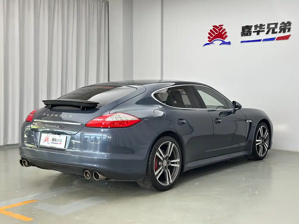 Porsche Panamera 2010 Panamera S 4.8L