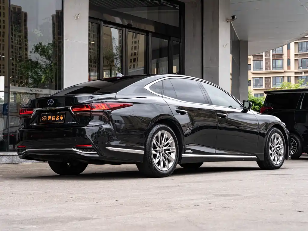 Lexus LS 2021 500h Luxury