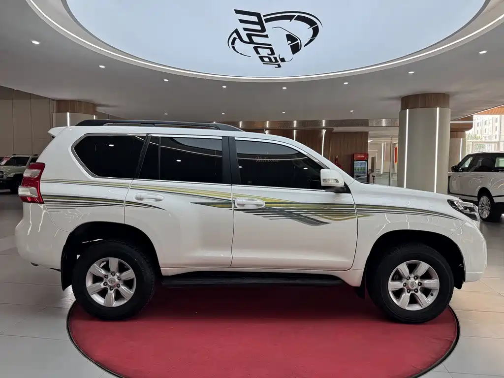 Toyota Land Cruiser Prado 2016 2.7L AT Standard