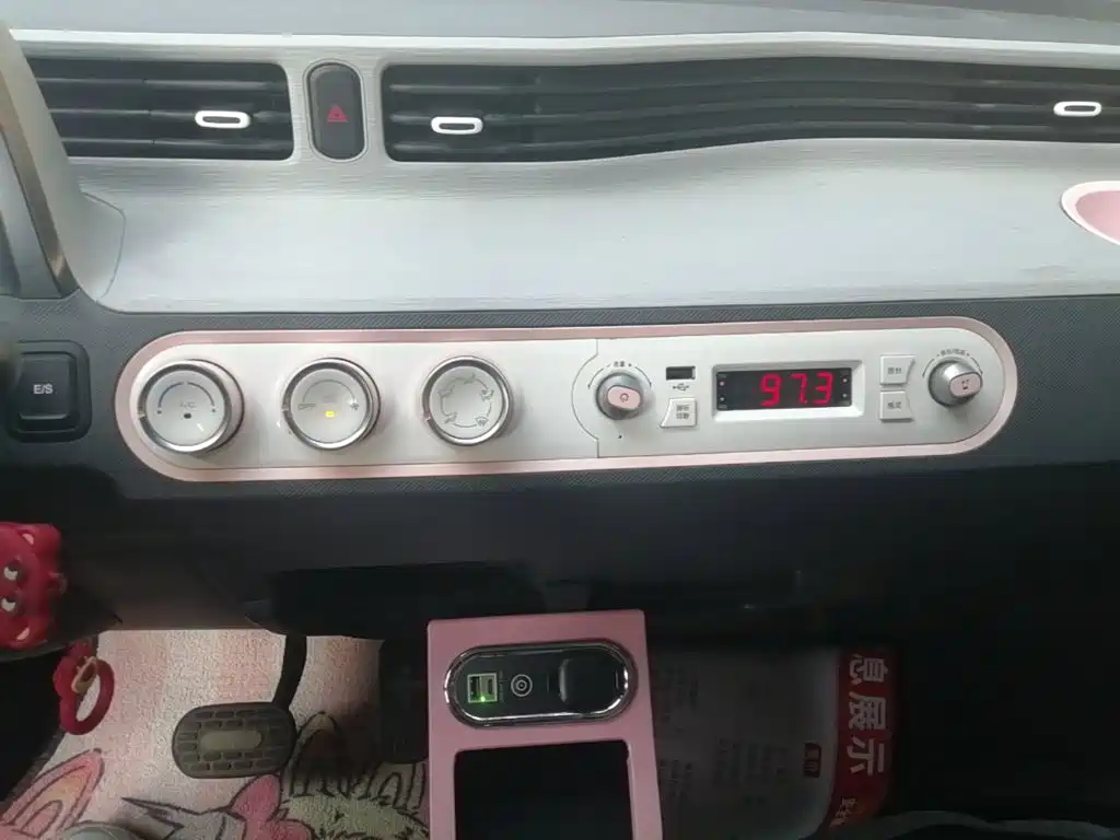 Wuling MINIEV — миниатюра 13