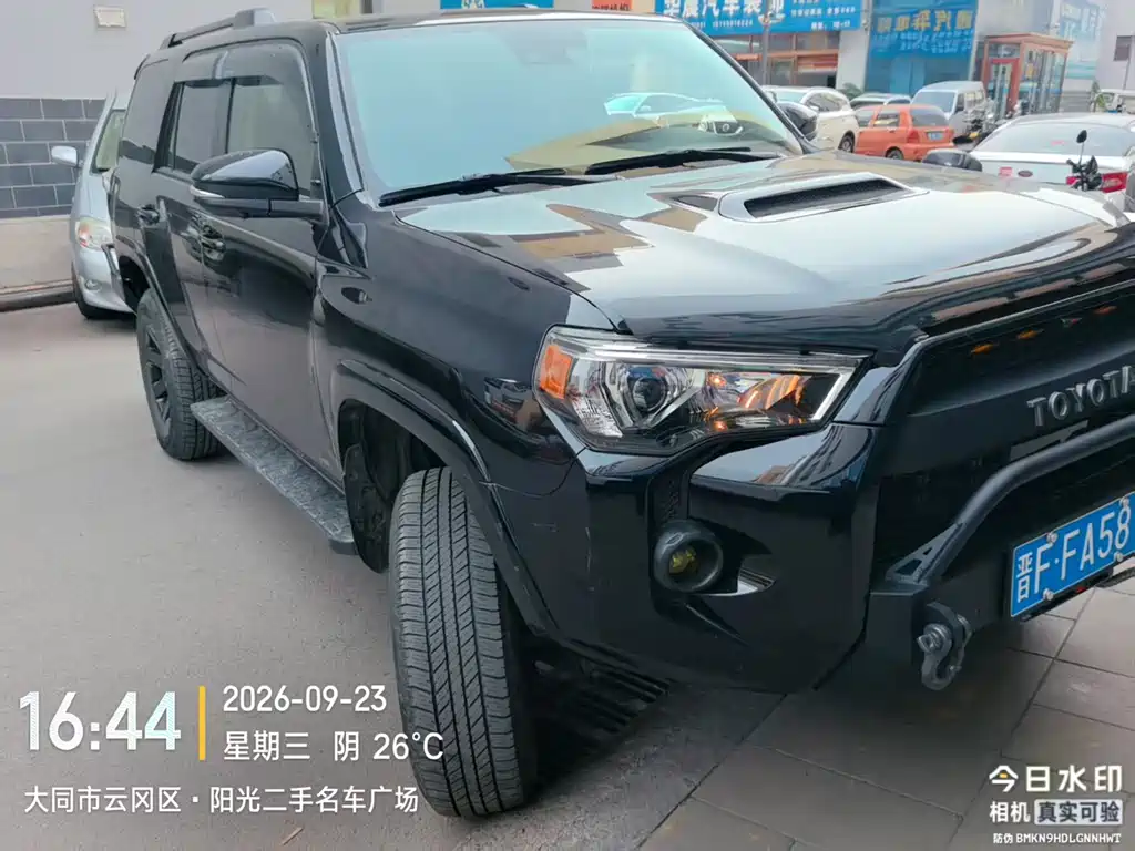 Toyota 4Runner — миниатюра 3