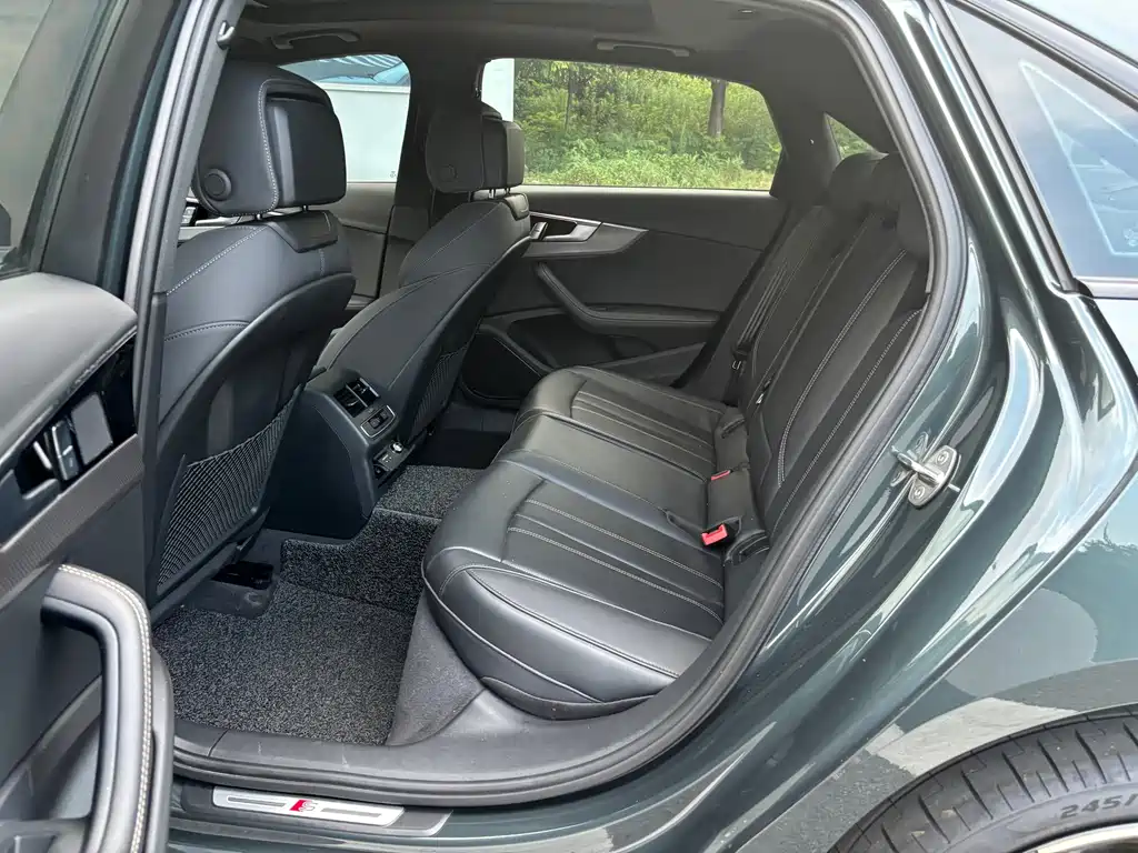 Audi A4L — миниатюра 16