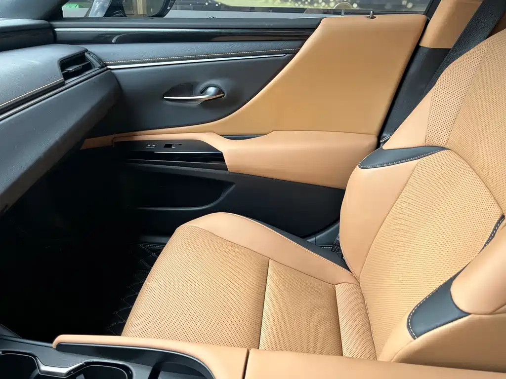 Lexus ES — миниатюра 15