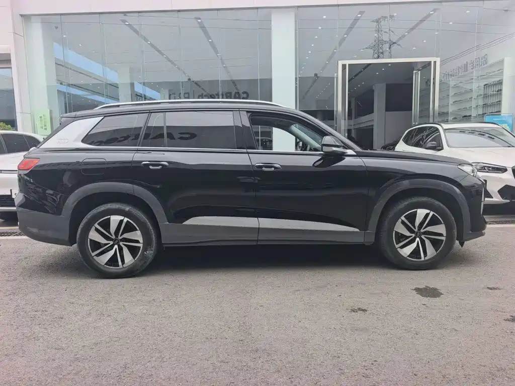 Audi Q6 — миниатюра 9