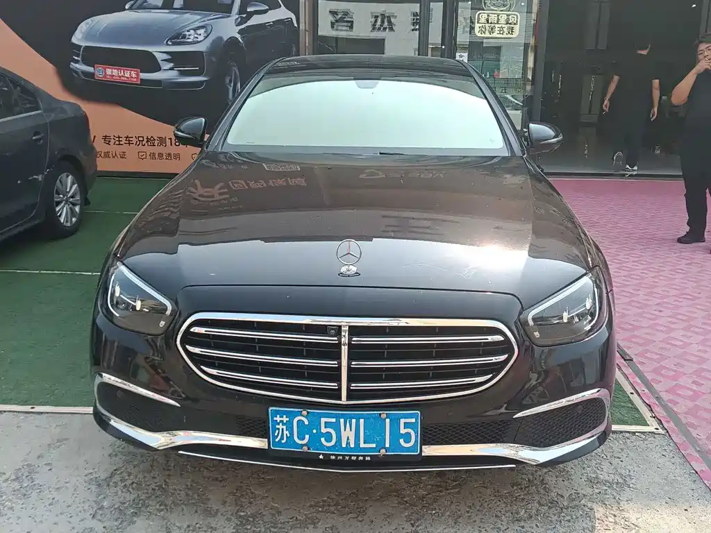 Mercedes-Benz E-Class — миниатюра 2