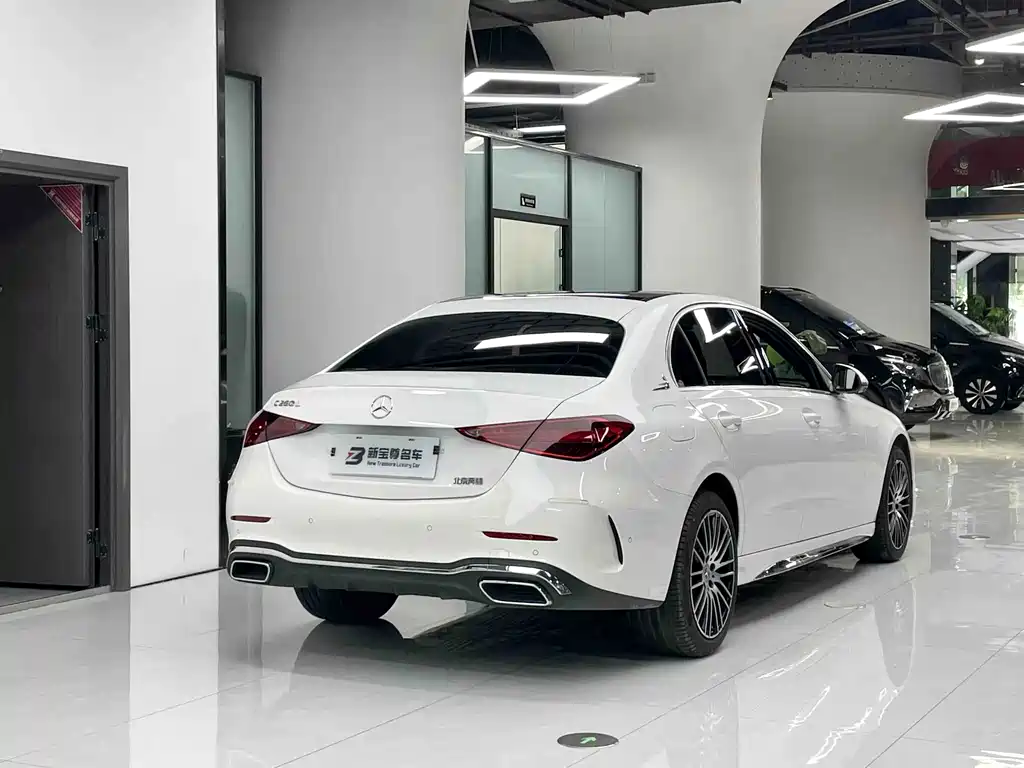 Mercedes-Benz C-Class — миниатюра 11