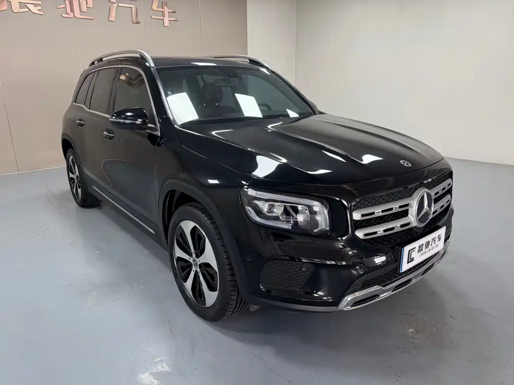MERCEDES-BENZ GLB