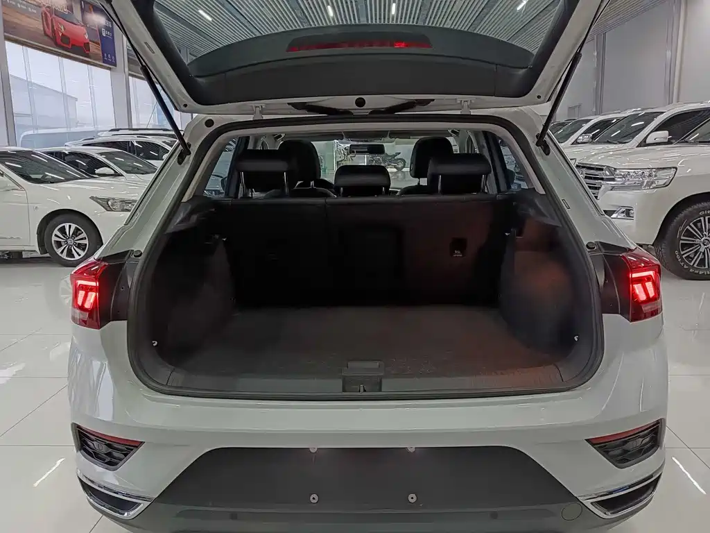 VOLKSWAGEN T ROC EXPLORING SONGS