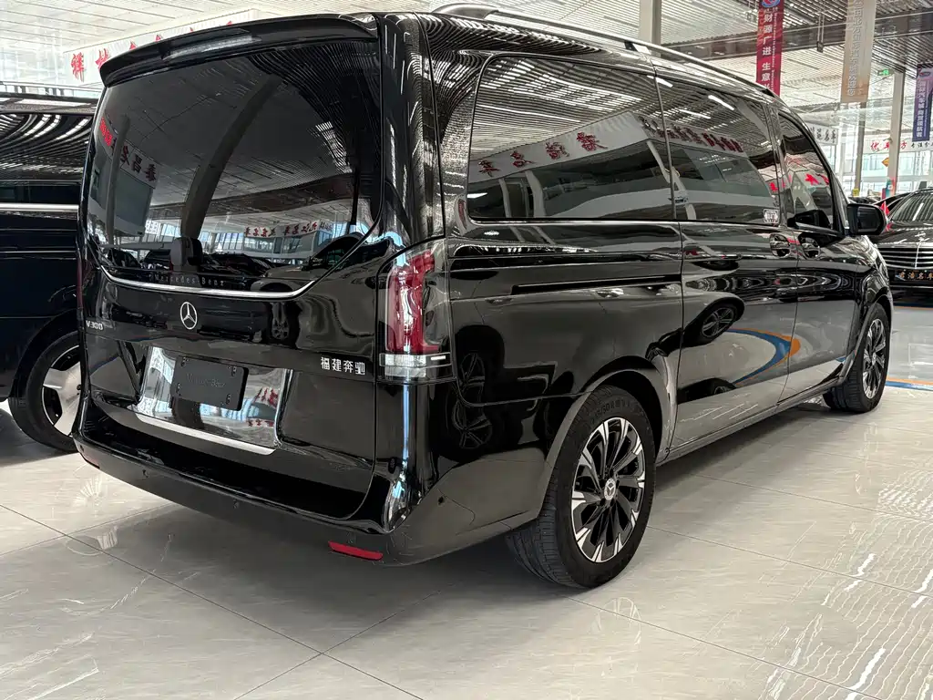 Mercedes-Benz V-Class — миниатюра 13