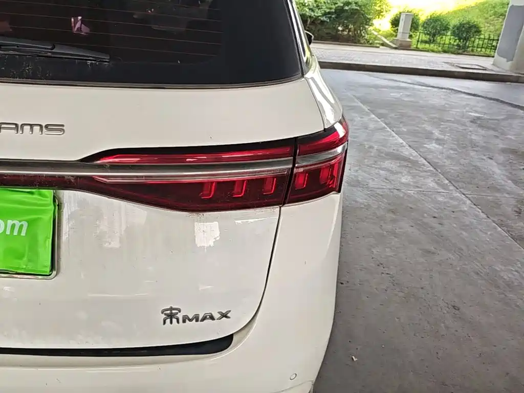 BYD MAX — миниатюра 8