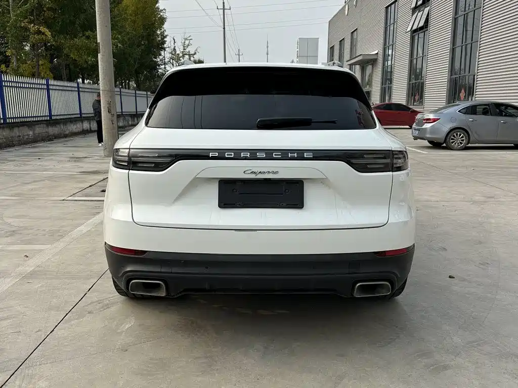 PORSCHE CAYENNE